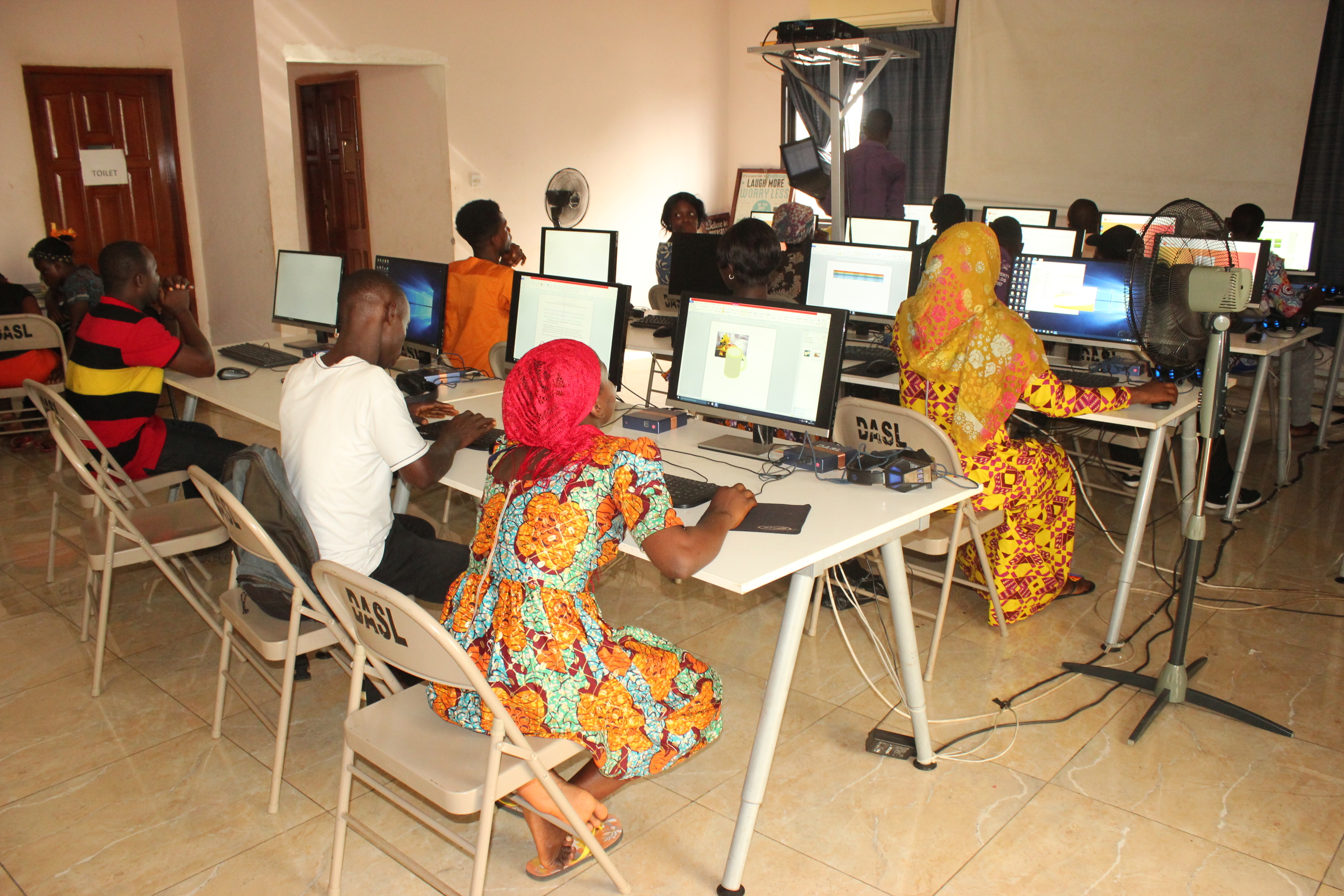 4 Reasons Why The Digital Divide in Africa Matters - And  How This Gap Can be Reduced